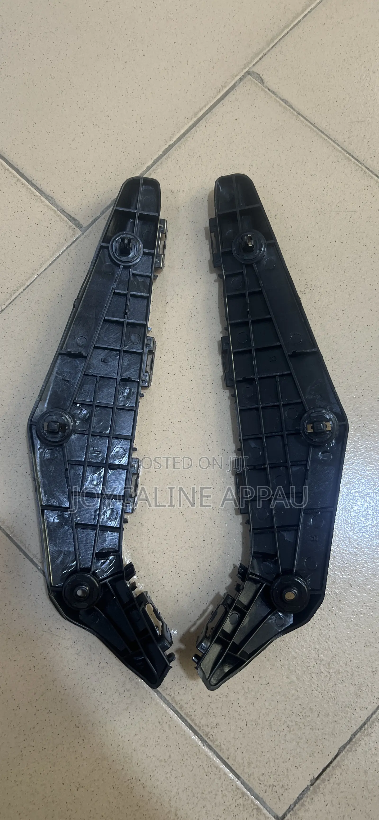 Toyota Highlander 2012 Bumper Locker (Front)