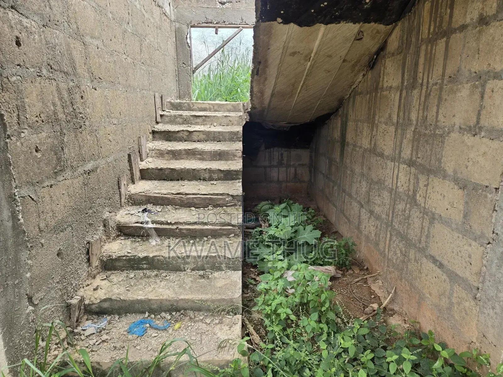 4bdrm House in Ampayoo New Side, Kumasi Metropolitan for rent
