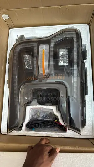 Ford F150 Pickup 2018 - 2020  Headlight Assembly Halogen