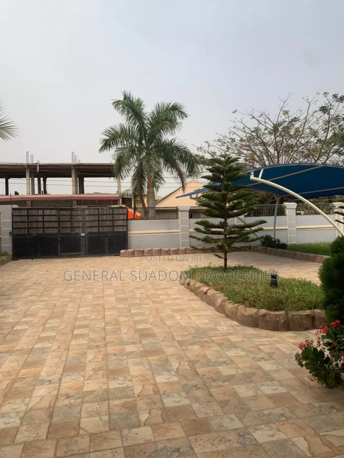 5bdrm Duplex in Suadom, Baatsona Total for rent
