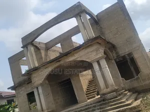 6bdrm House in Santasi Kokobeng, Kumasi Metropolitan for sale