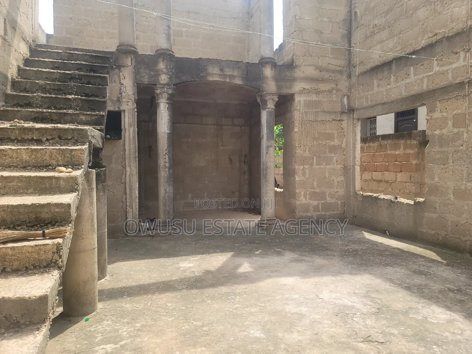 6bdrm House in Santasi Kokobeng, Kumasi Metropolitan for sale