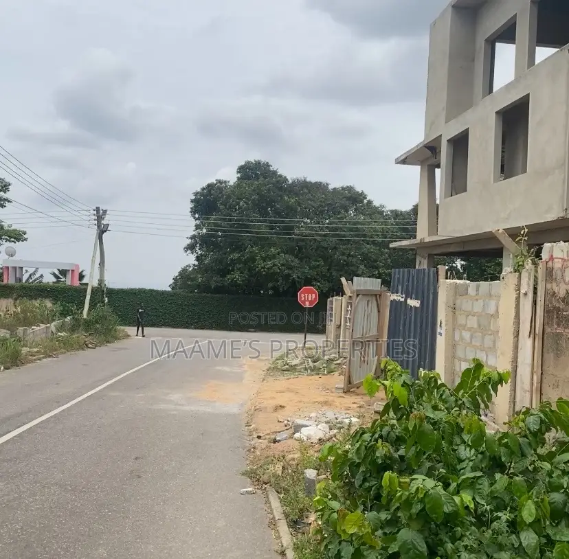 2 N Half Filled Walled Gated at Peduase