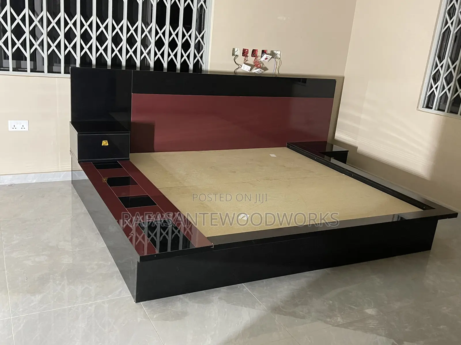 Raf Bed With Laminated Plywood