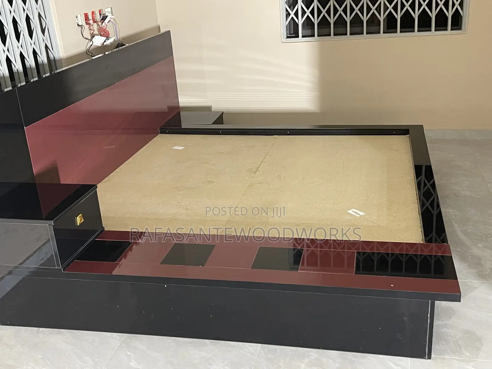 Raf Bed With Laminated Plywood