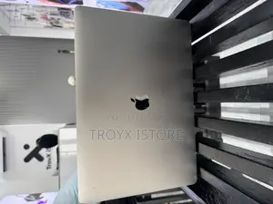 Laptop Apple MacBook 2018 16GB Intel Core I7 SSD 256GB