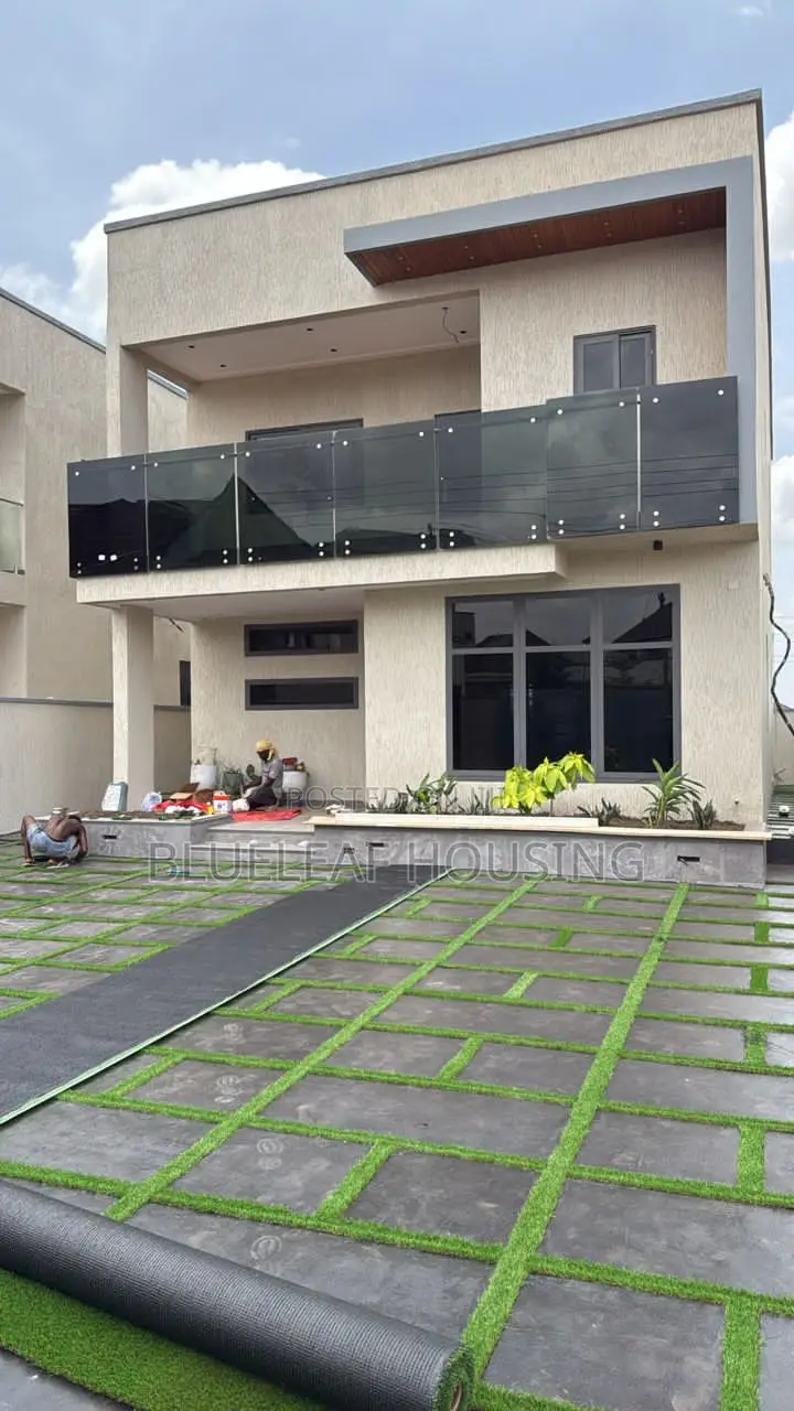 4bdrm House in Ashaley Botwe for sale