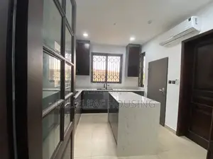 4bdrm House in Ashaley Botwe for sale