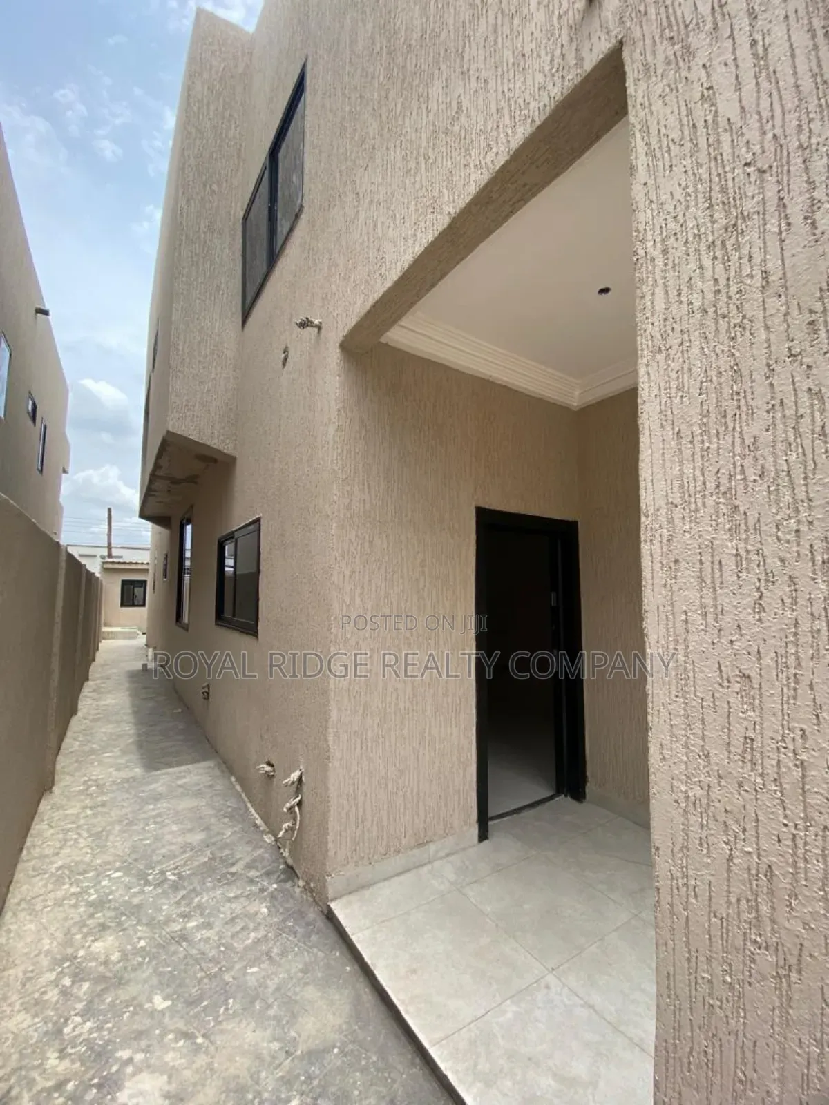 4bdrm House in Atomic On The, Accra Metropolitan for sale