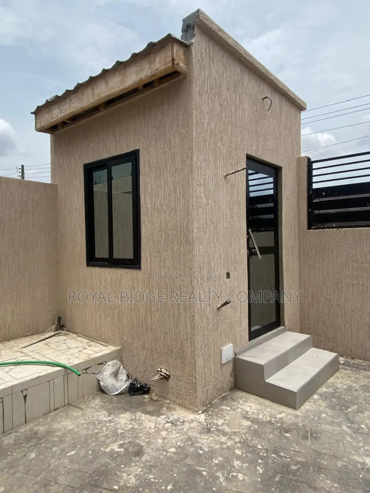 4bdrm House in Atomic On The, Accra Metropolitan for sale