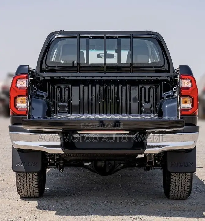 Toyota Hilux 2023 Black