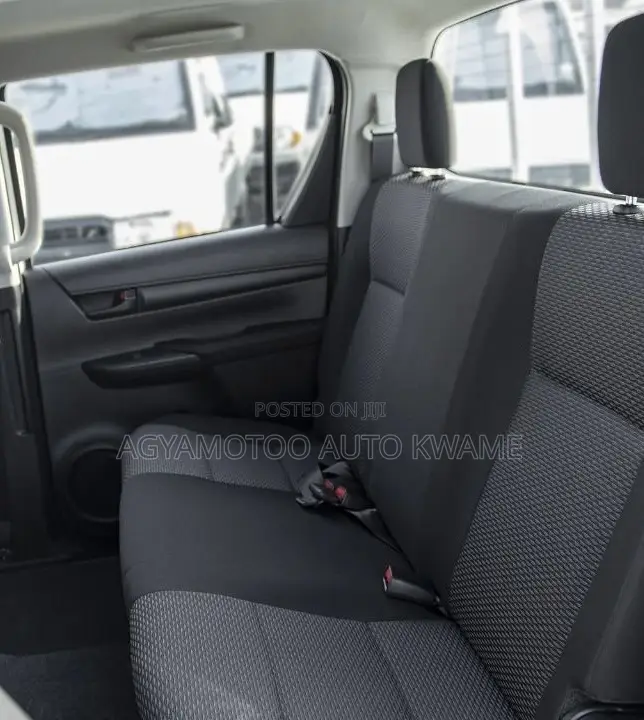 Toyota Hilux 2023 Black