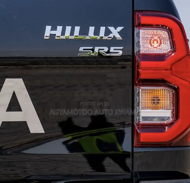 Toyota Hilux 2023 Black