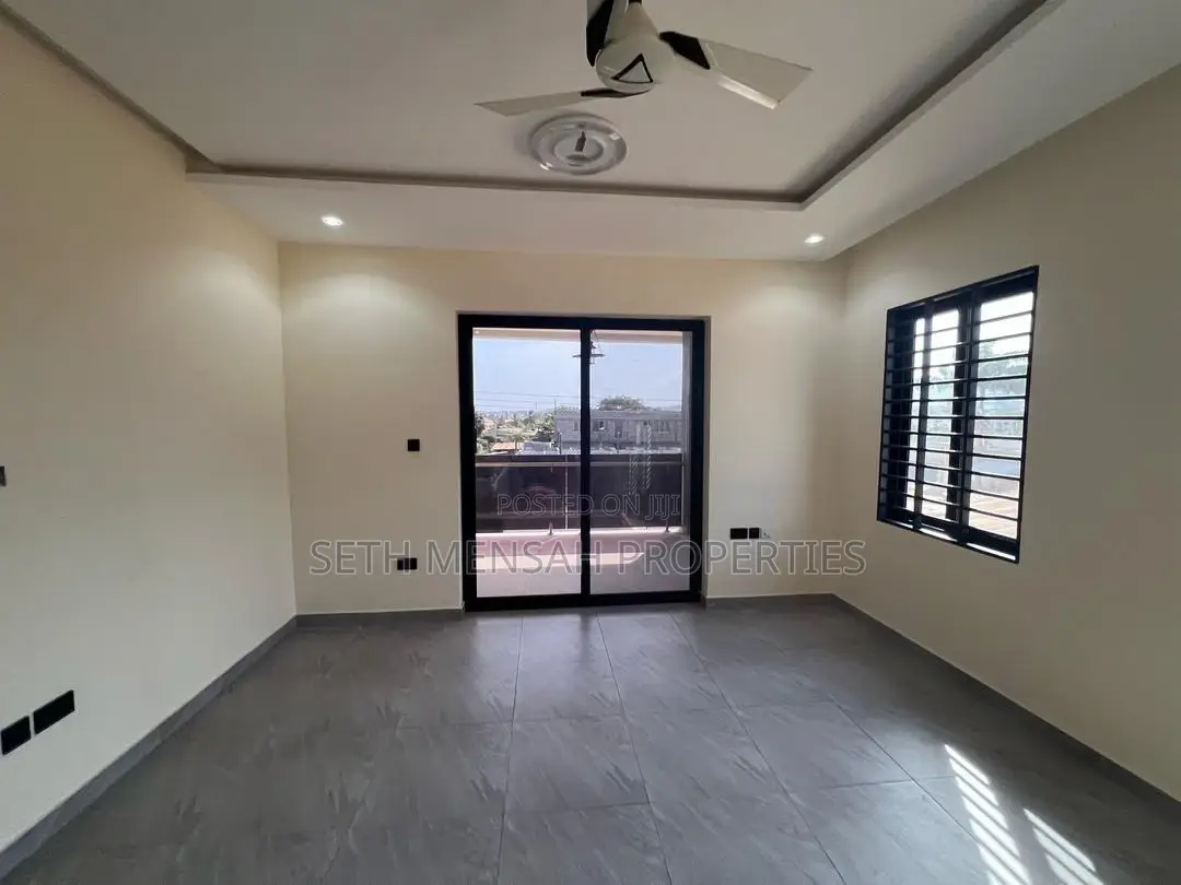 4bdrm House in Skm, Old Ashomang for sale