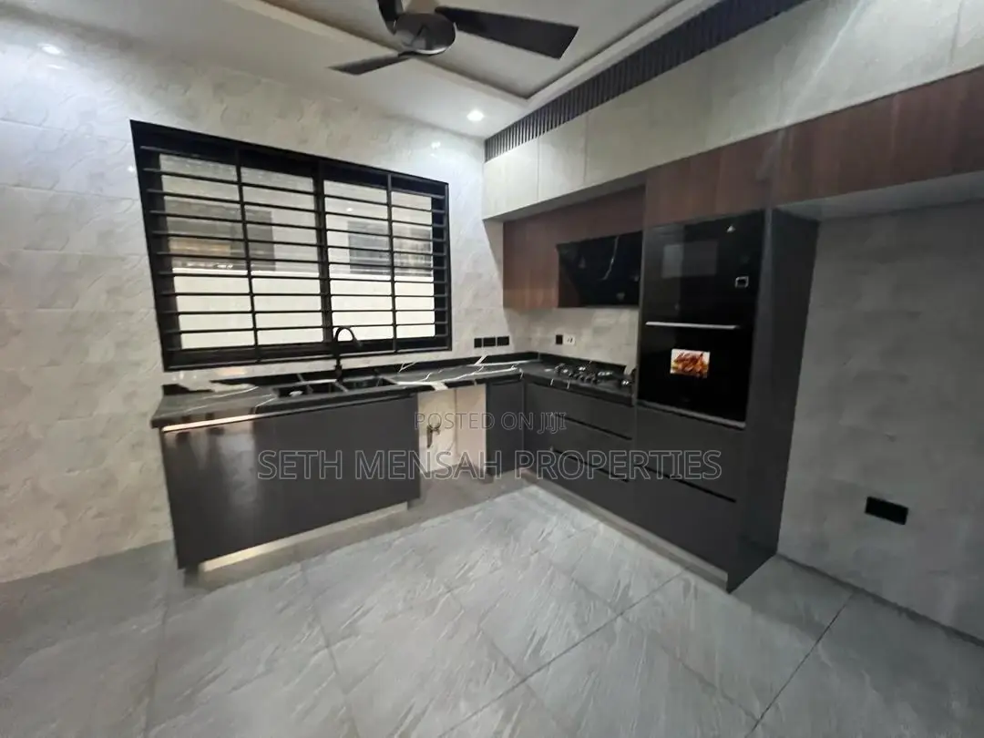 4bdrm House in Skm, Old Ashomang for sale