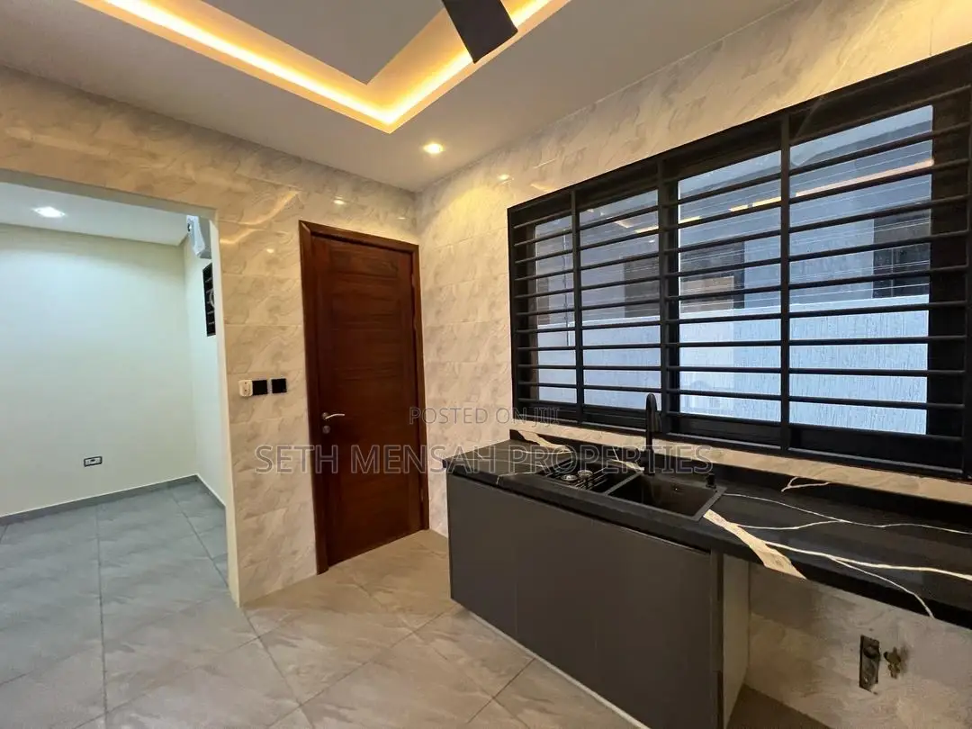 4bdrm House in Skm, Old Ashomang for sale