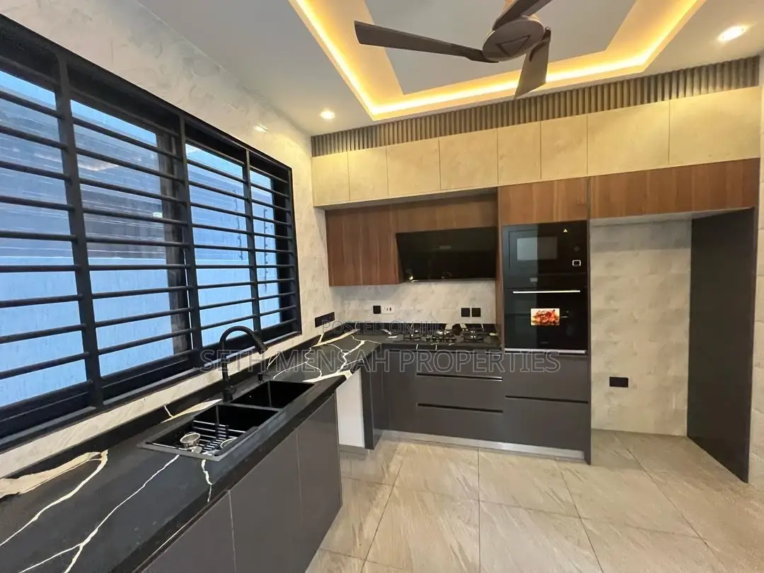 4bdrm House in Skm, Old Ashomang for sale