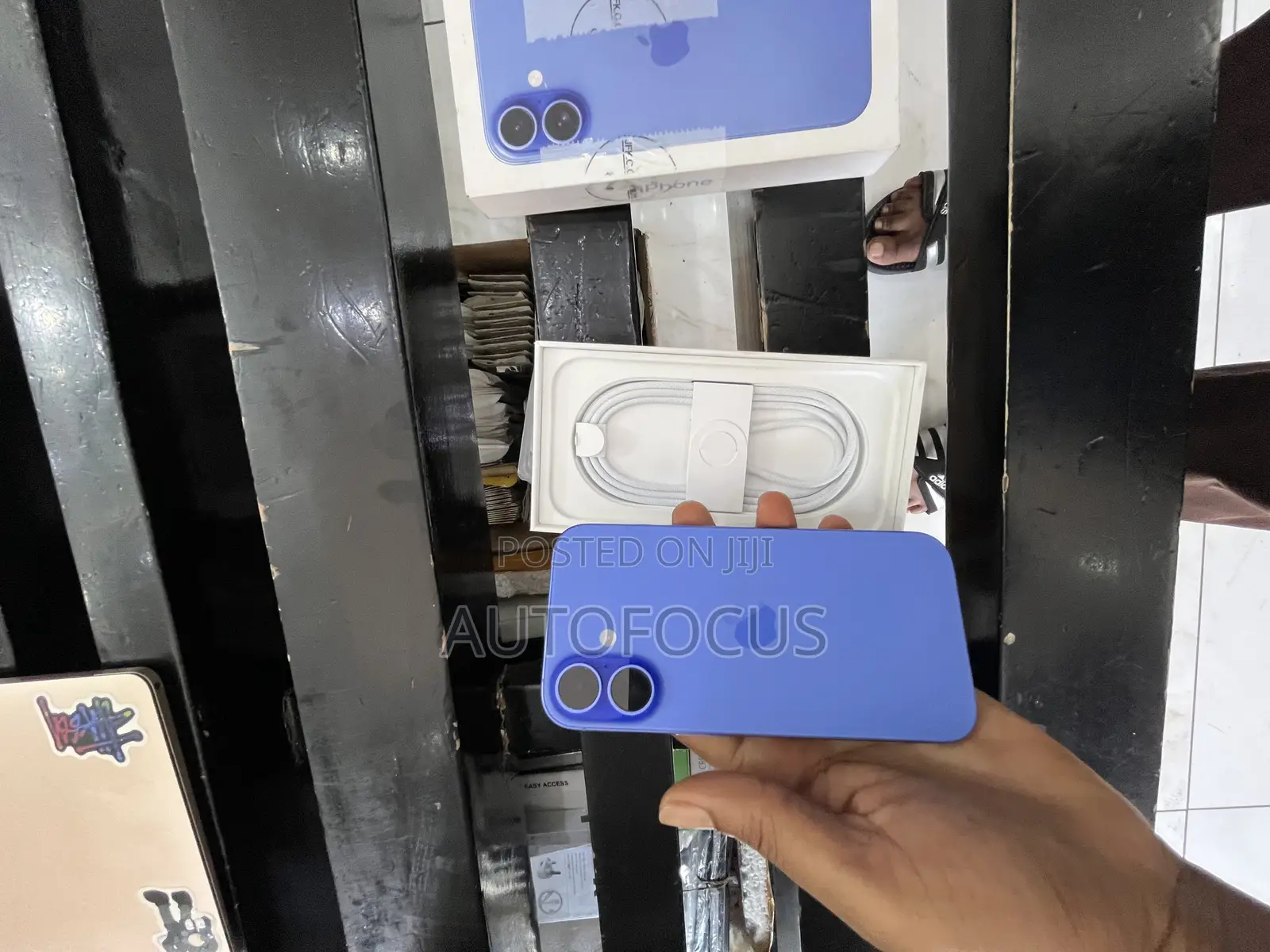 New Apple iPhone 16 128 GB Blue