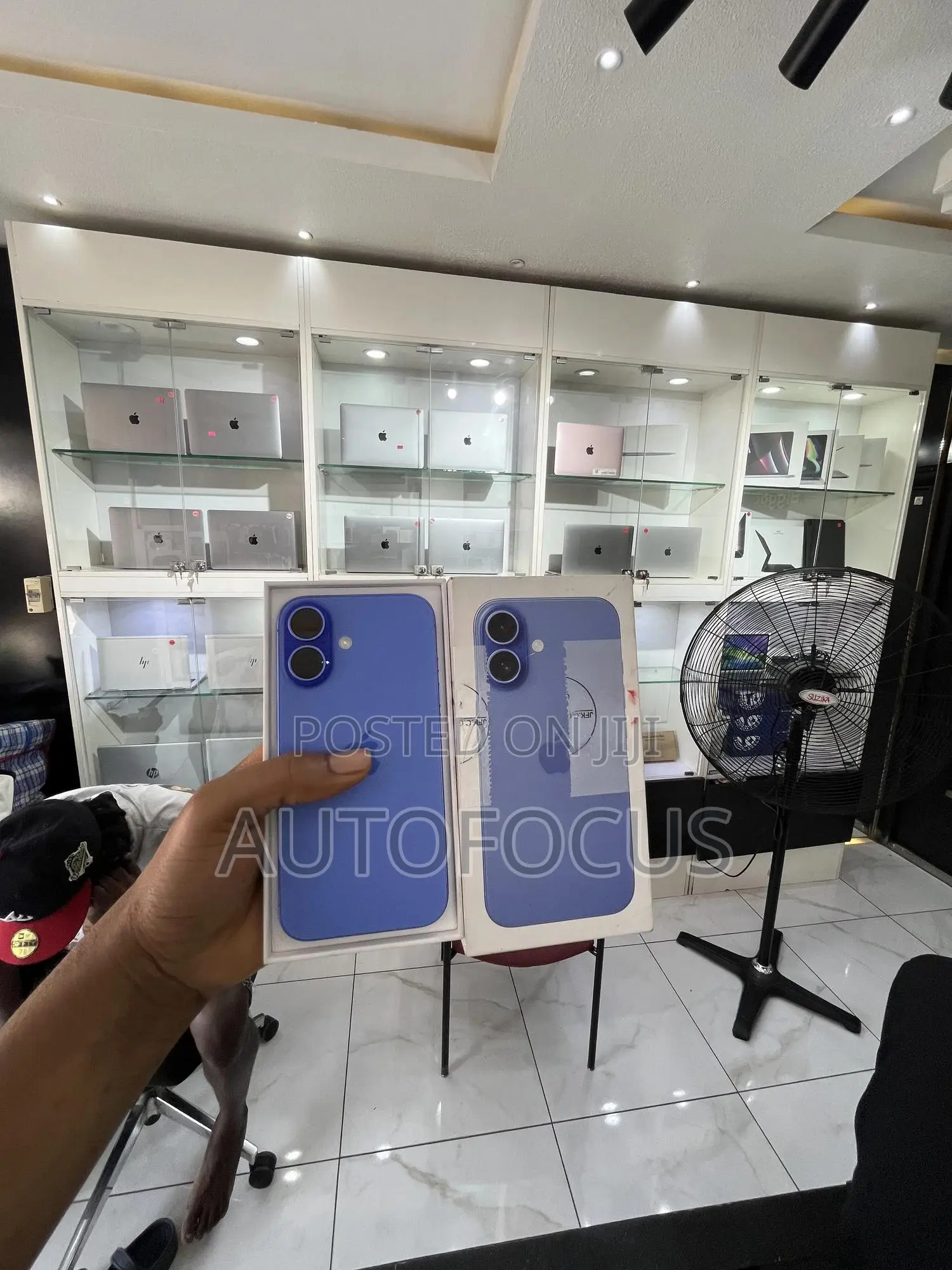 New Apple iPhone 16 128 GB Blue