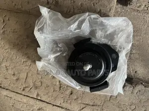 Mitsubishi Pajaro Engine Seat