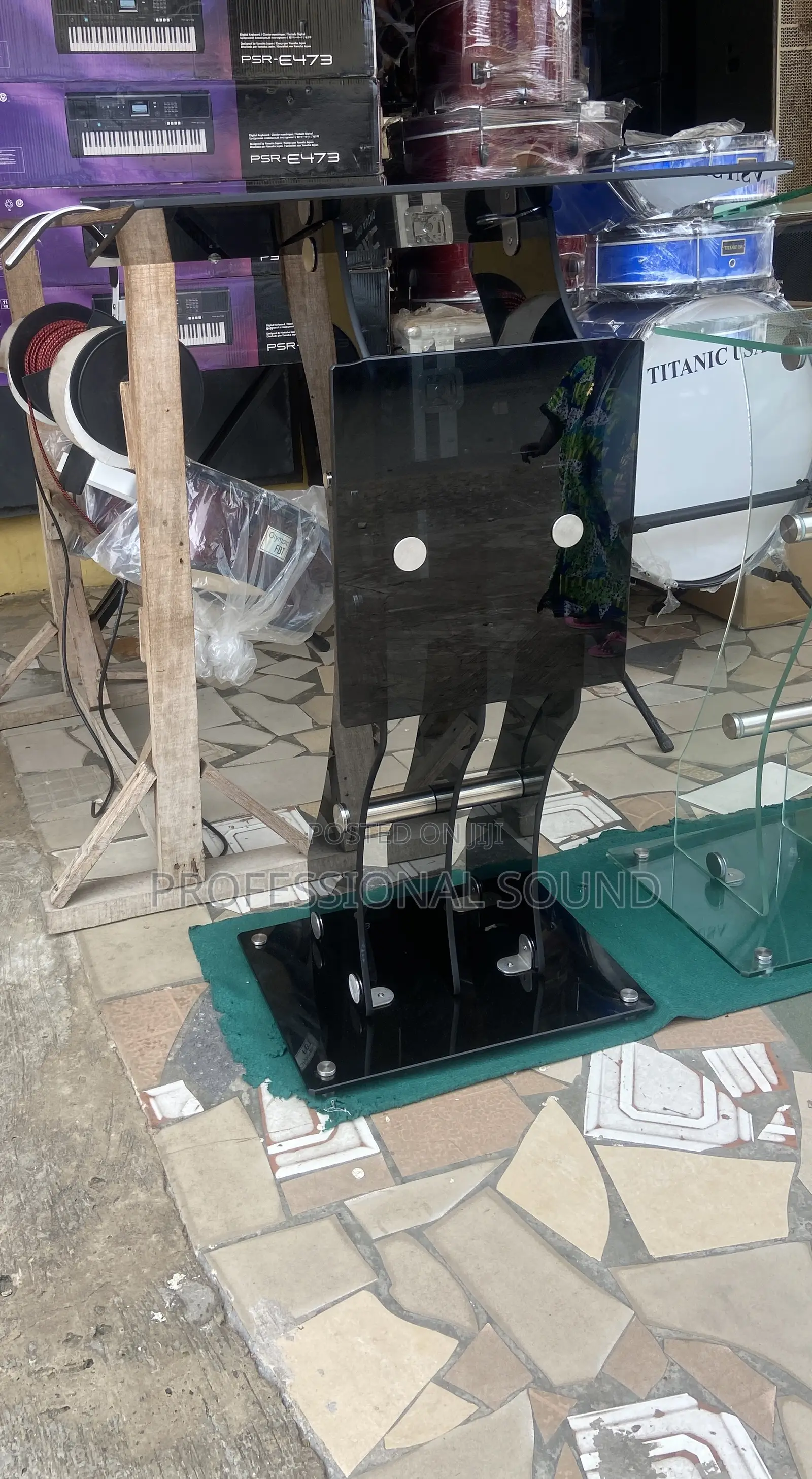 Transparent Glass Pulpit