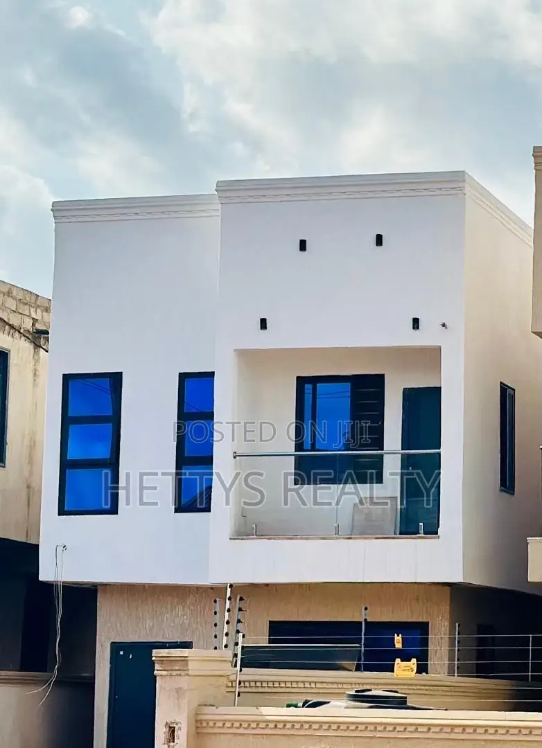 2bdrm House in Lake Side Estate for sale
