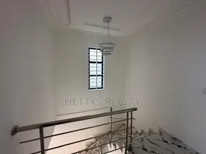 2bdrm House in Lake Side Estate for sale