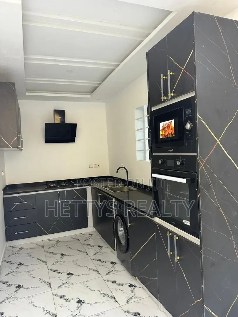 2bdrm House in Lake Side Estate for sale