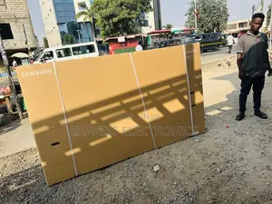 Ultra Slim 85”Cu8000 Uhd Smart Samsung Television