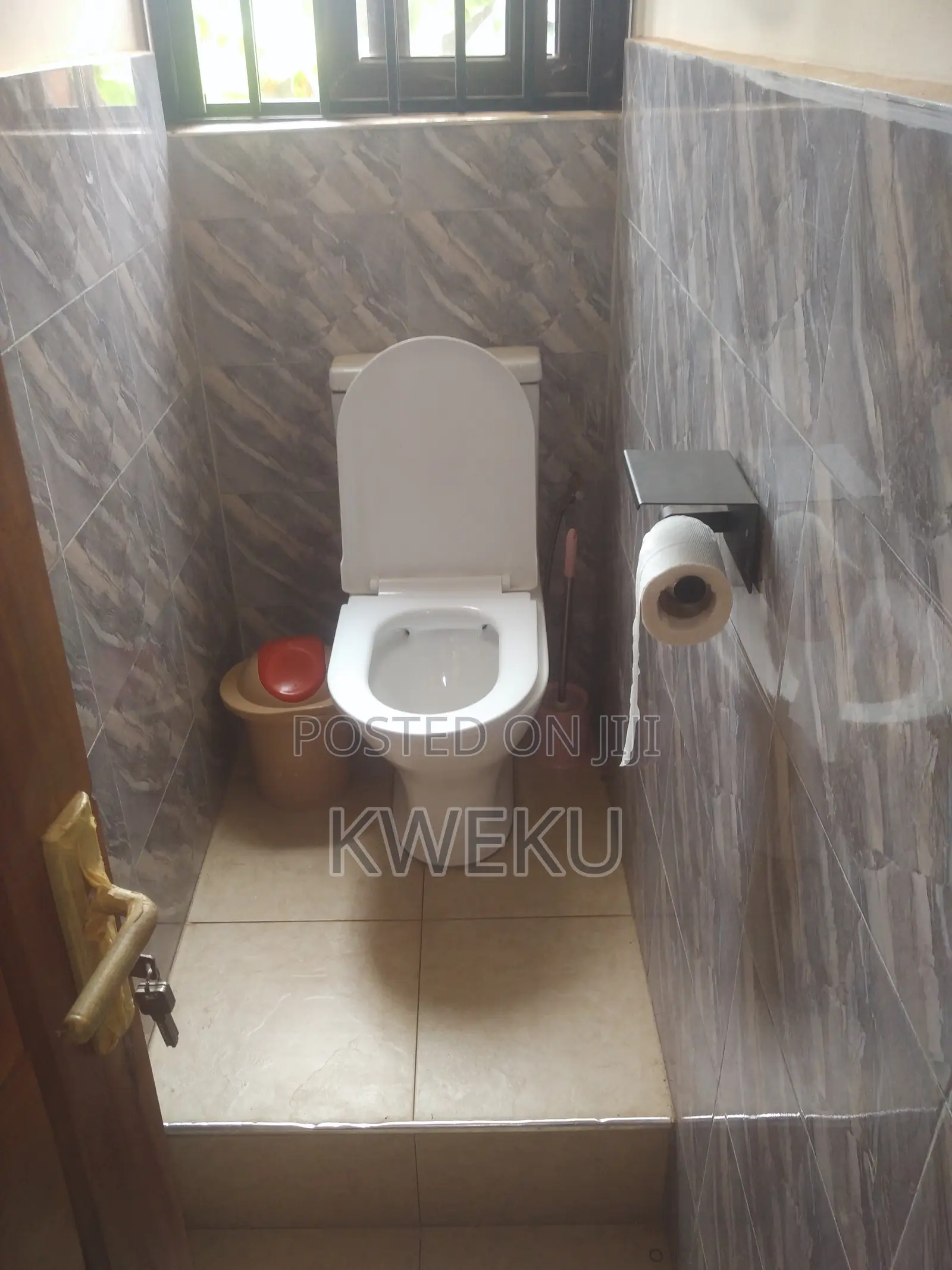 1bdrm Apartment in Estate Agency, Baatsona Total for rent