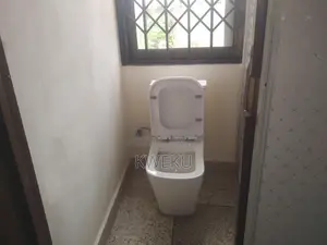 1bdrm Apartment in Estate Agency, Baatsona Total for rent