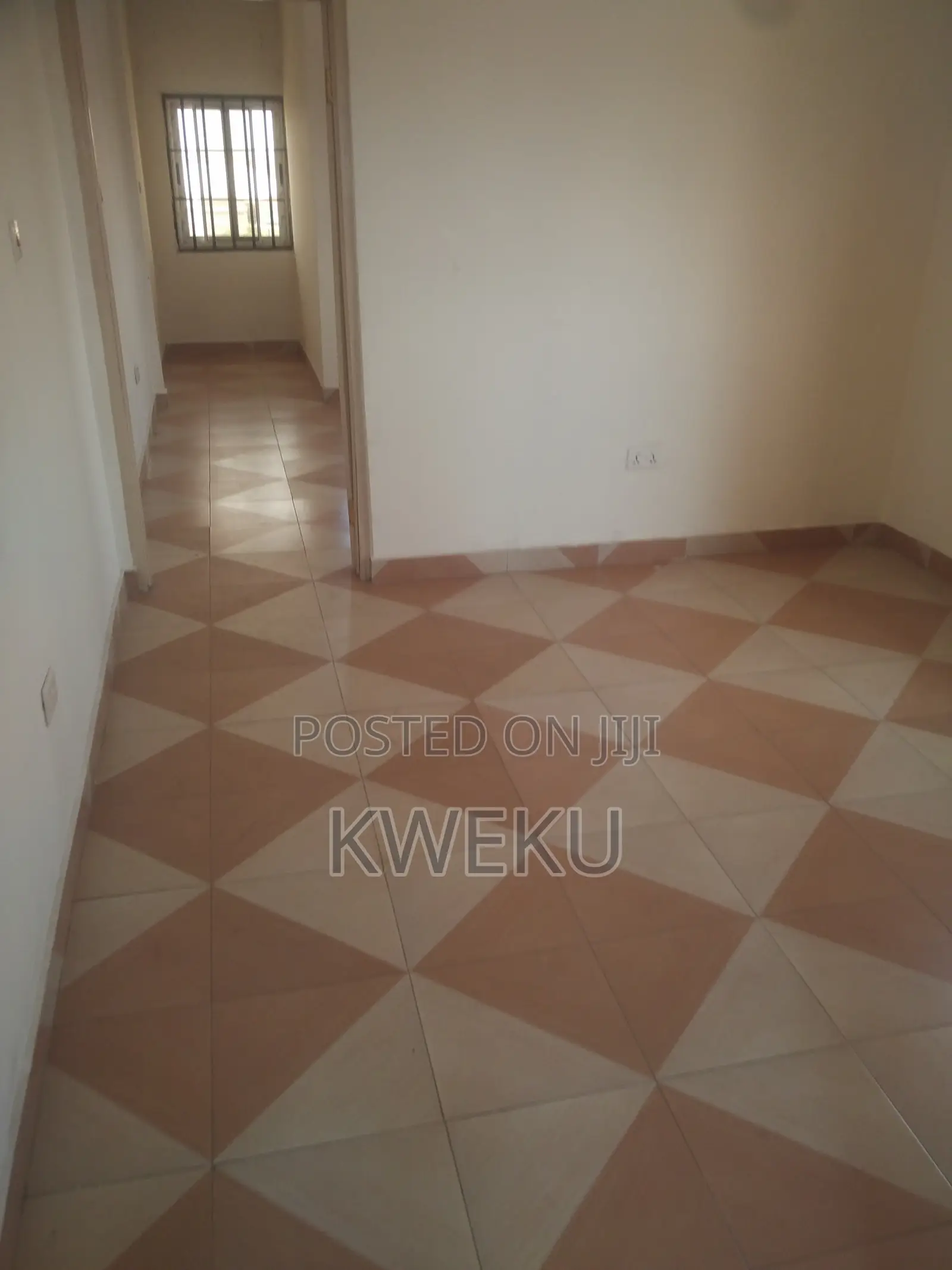 1bdrm Apartment in Estate Agency, Baatsona Total for rent