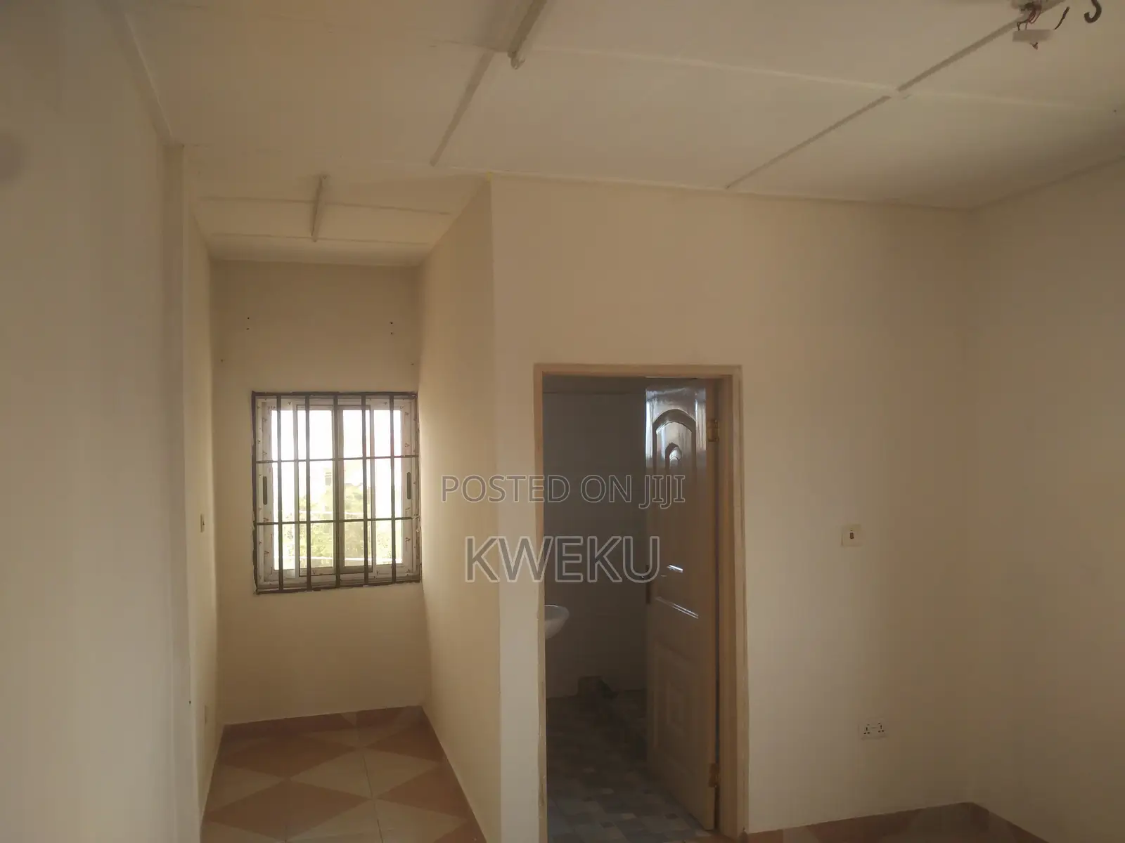 1bdrm Apartment in Estate Agency, Baatsona Total for rent