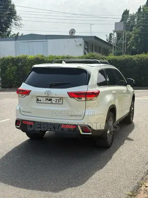 Toyota Highlander Limited 4x4 V6 (3.5L 6cyl 8A) 2017 White