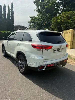 Toyota Highlander Limited 4x4 V6 (3.5L 6cyl 8A) 2017 White