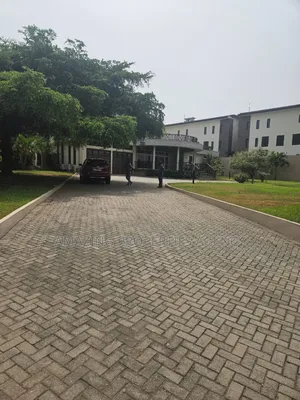 6bdrm House in Airport Residential Area for rent