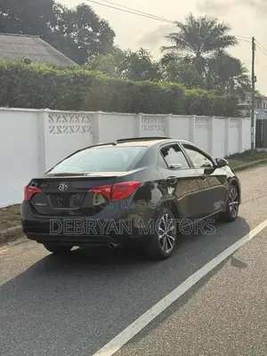 Toyota Corolla SE 4dr Sedan (1.8L 4cyl CVT) 2017 Black