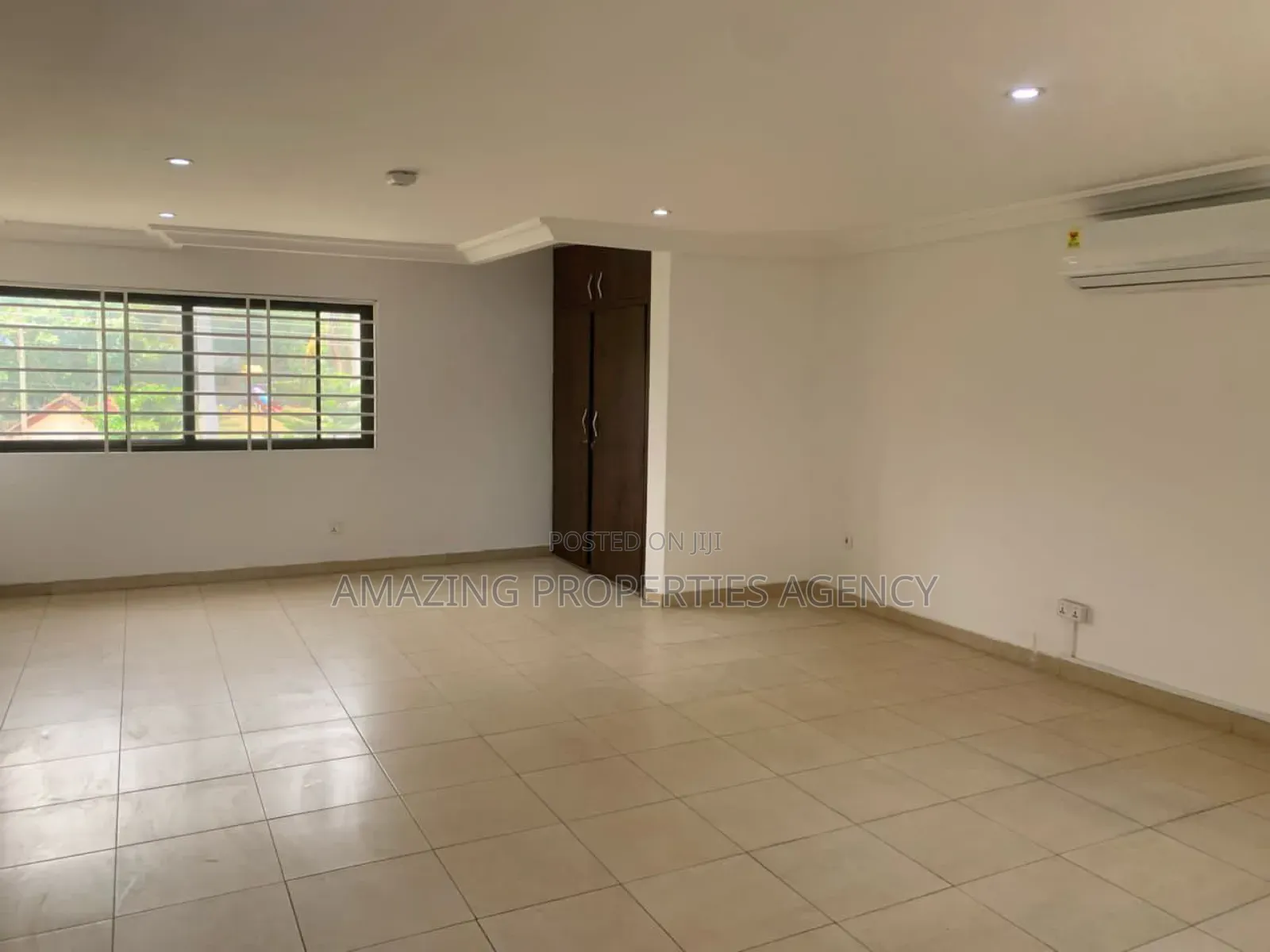 9bdrm House in Dzorwulu for rent