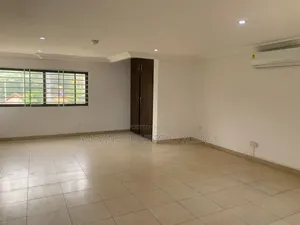 9bdrm House in Dzorwulu for rent