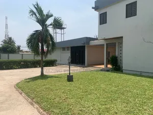 9bdrm House in Dzorwulu for rent