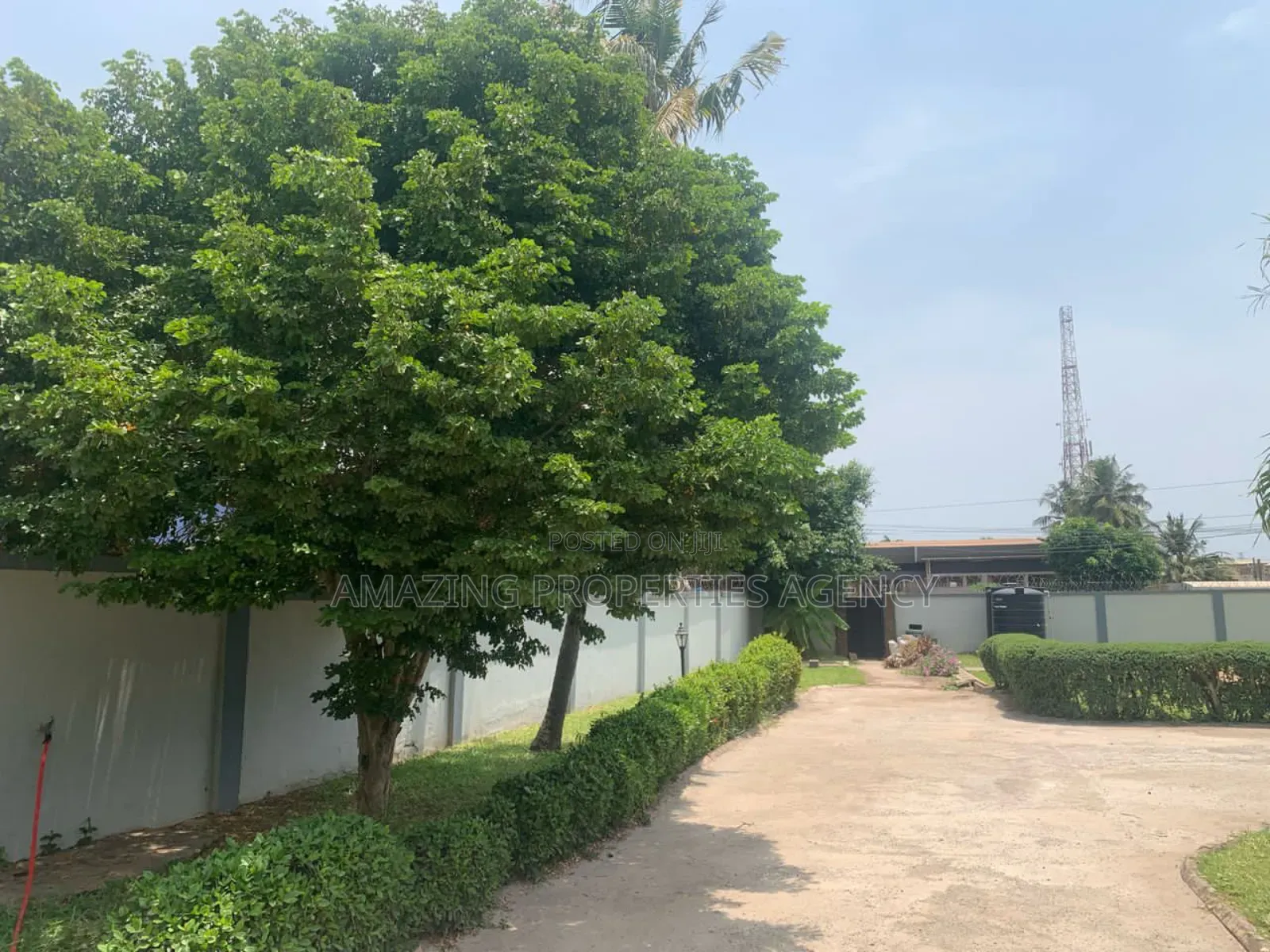 9bdrm House in Dzorwulu for rent