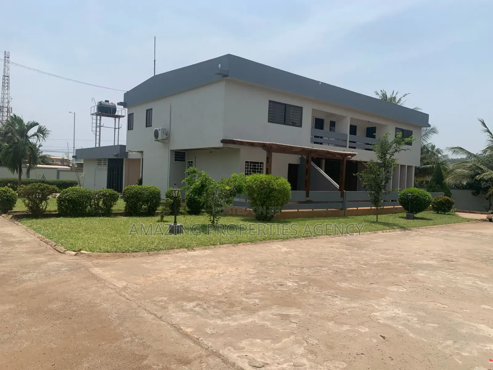 9bdrm House in Dzorwulu for rent