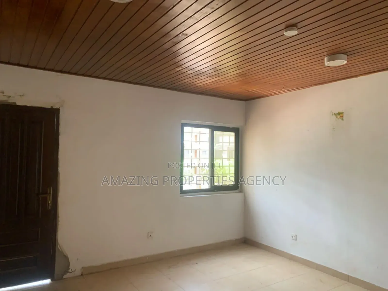 9bdrm House in Dzorwulu for rent