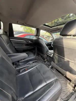 Toyota Highlander Limited 2019 Brown