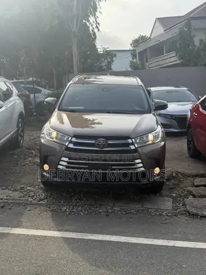 Toyota Highlander Limited 2019 Brown