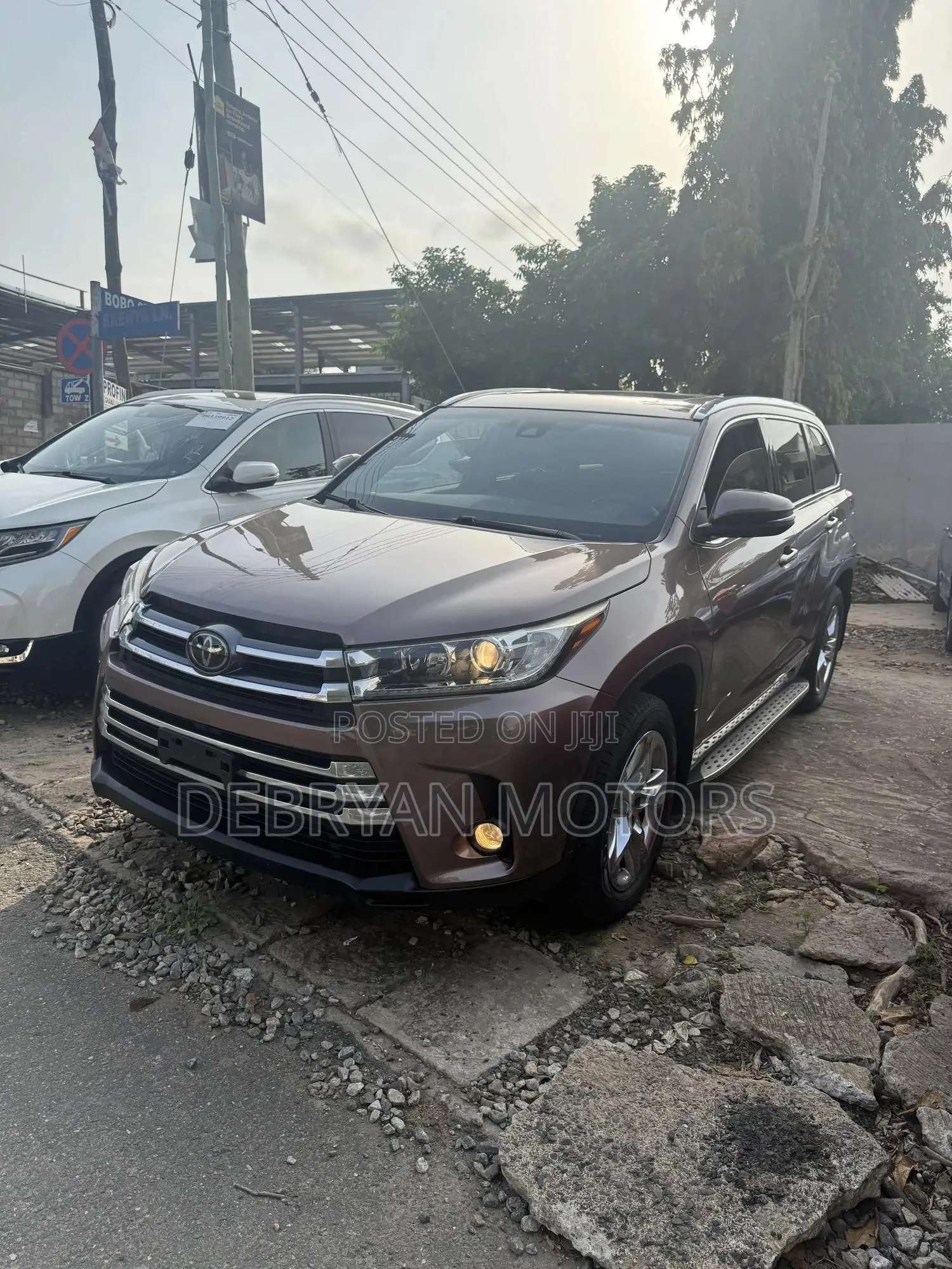 Toyota Highlander Limited 2019 Brown