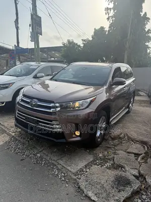 Toyota Highlander Limited 2019 Brown