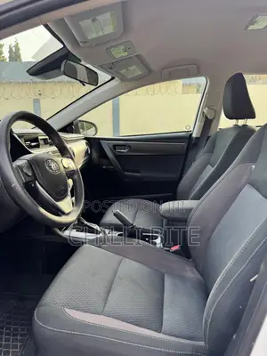 Toyota Corolla LE Eco (1.8L 4cyl 2A) 2018 White