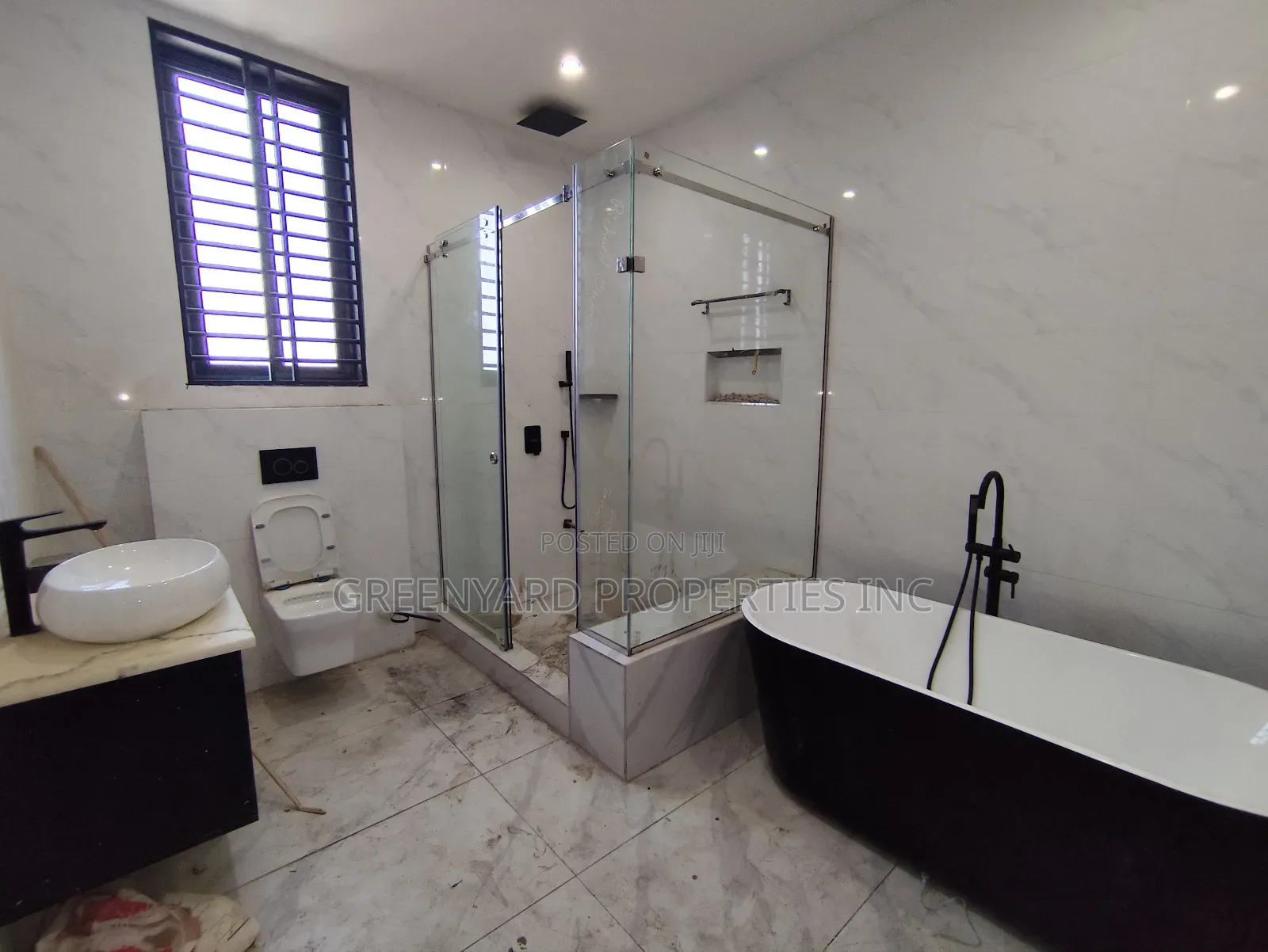 6bdrm House in Ogbojo, East Legon for sale