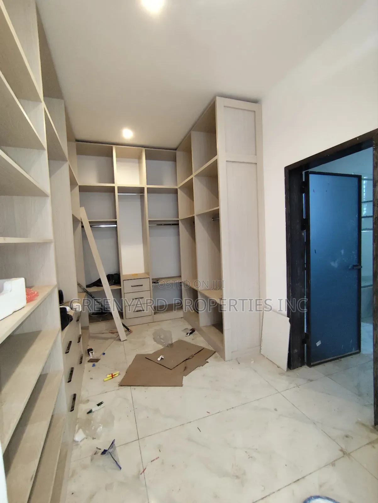 6bdrm House in Ogbojo, East Legon for sale